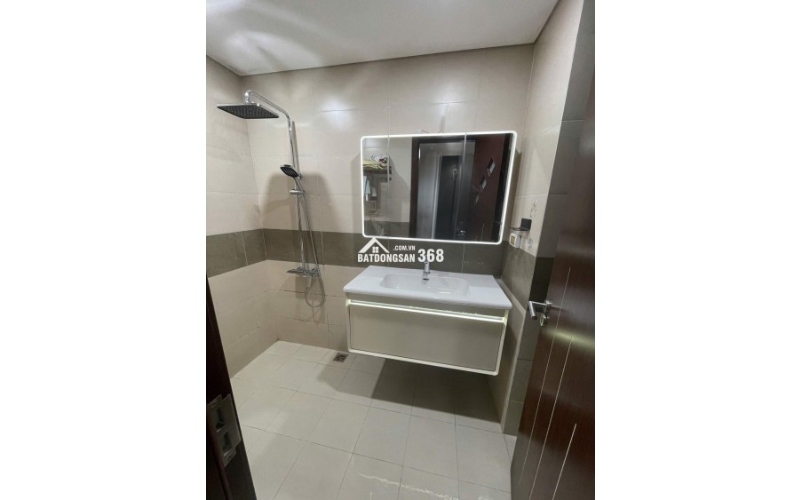 Cho thuê nhà lô góc, mới, thang máy,vỉa hè, 114m2- 5T, Duy Tân_44 Tr- 0941646107